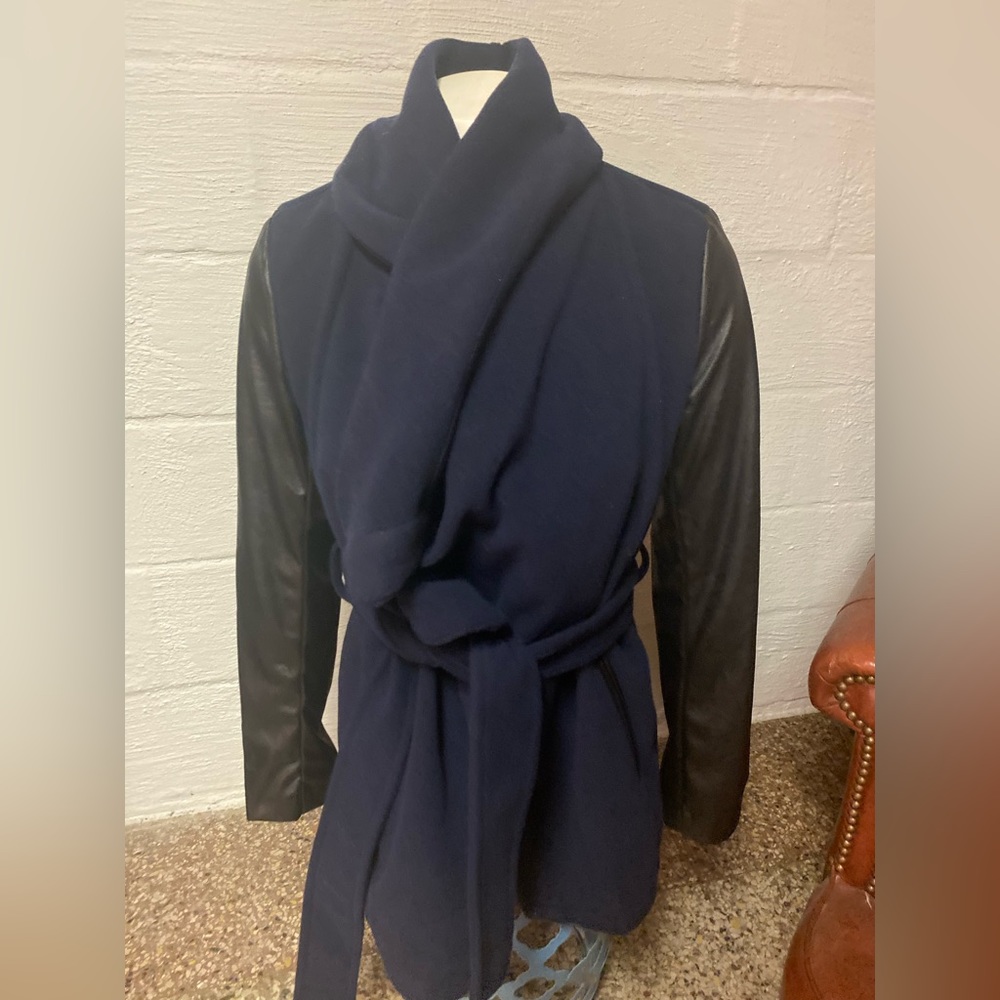 Cape/jacket - Picture 4 of 7